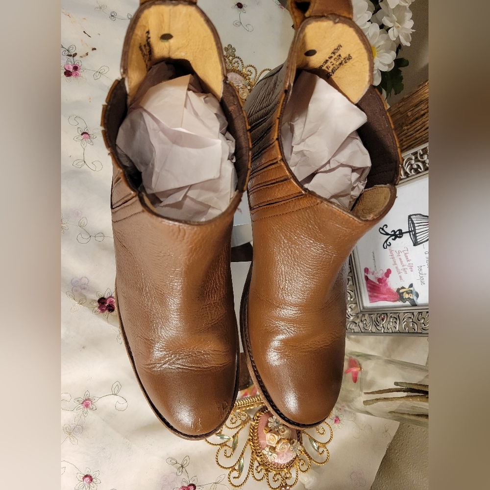 FRYE brown leather Chelsea boots. 9.5 see description and pics. 👀 Great deal! - Picture 8 of 13